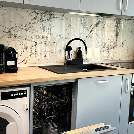 Mountain View By The River - Ev Plug Apartment