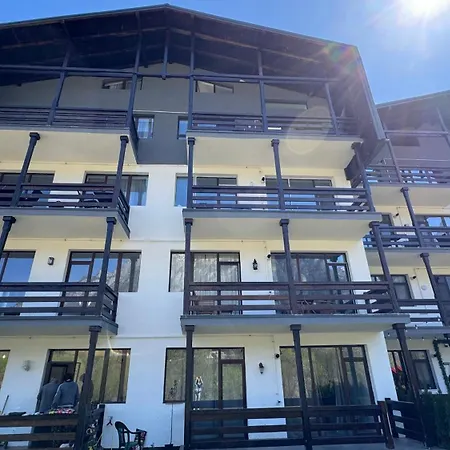 Mountain View By The River - Ev Plug Apartment