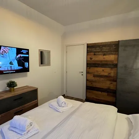 Mountain View By The River - Ev Plug Apartment Busteni