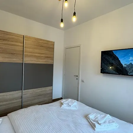 Apartment Mountain View By The River - Ev Plug *
