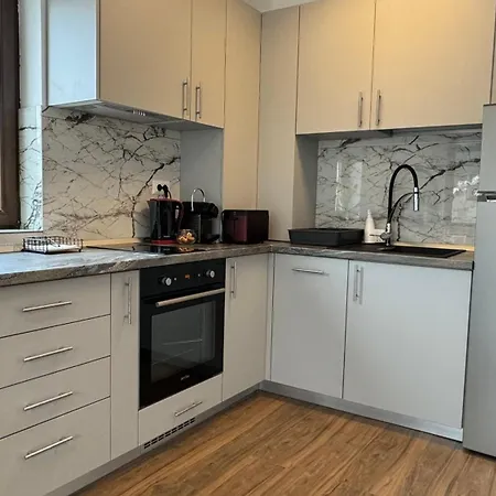Mountain View By The River - Ev Plug Apartment