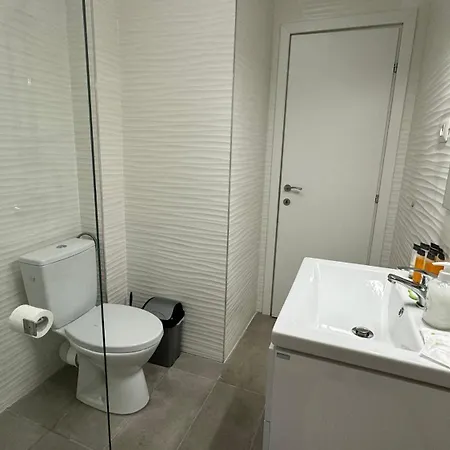 Mountain View By The River - Ev Plug Apartment *